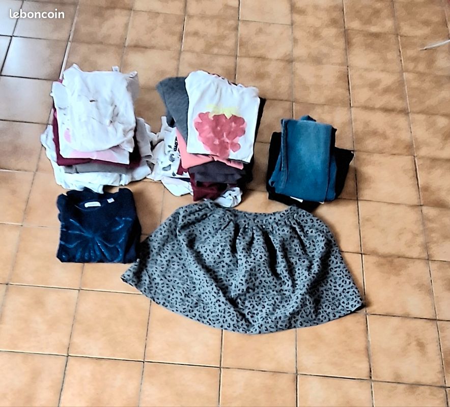 Lot de 31 vêtements été automne filles Taille 12 ans (image 1)