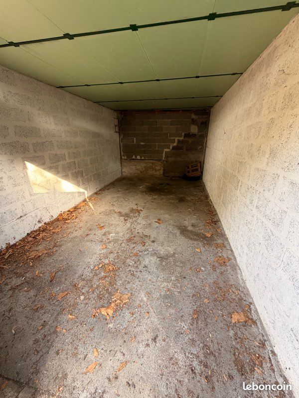 Garage - parking · à Lamagistère · 90 €