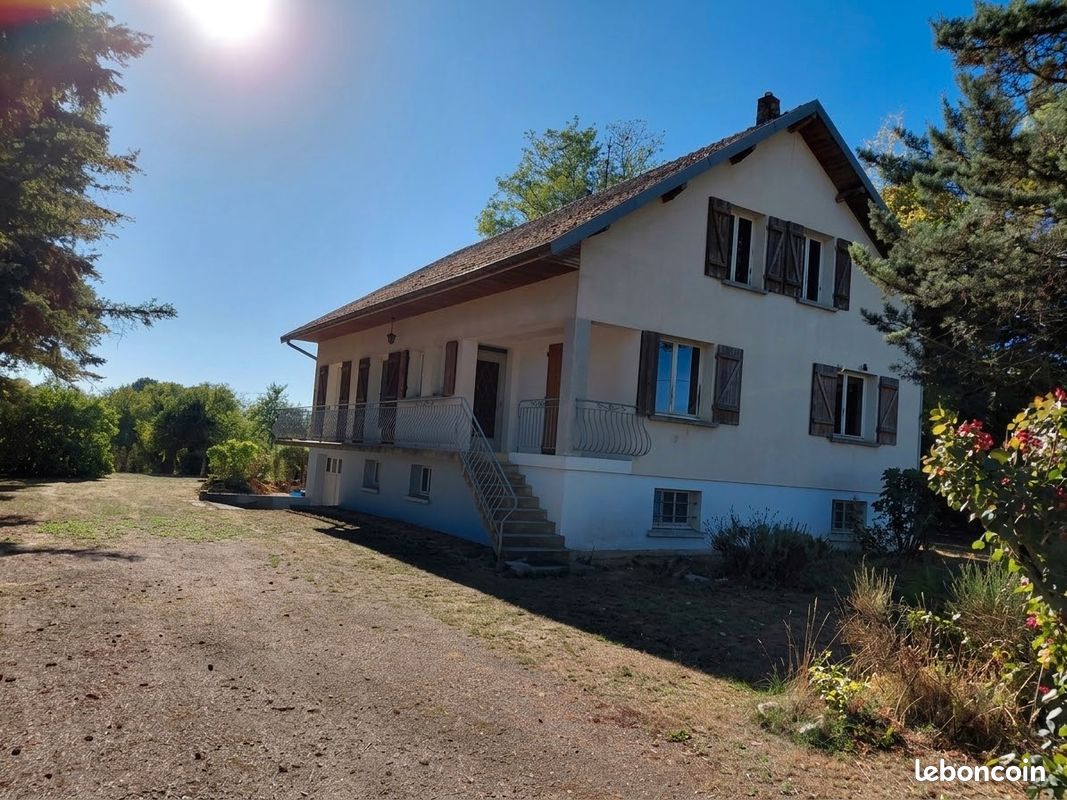 Maison 4 pièces 192 m² · à Renève · 192 m² · 190 000 €