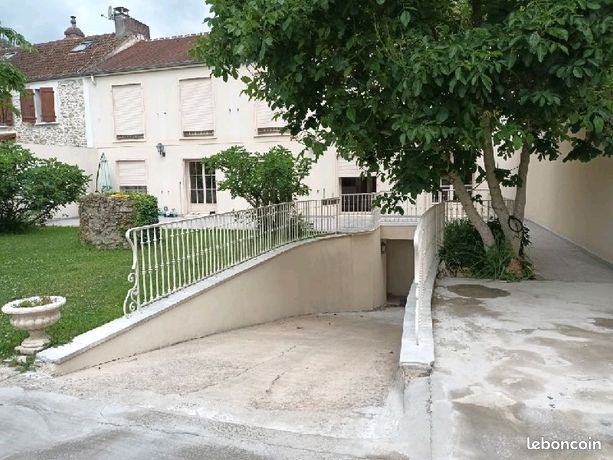 Pavillon 9 pièces 200 m²