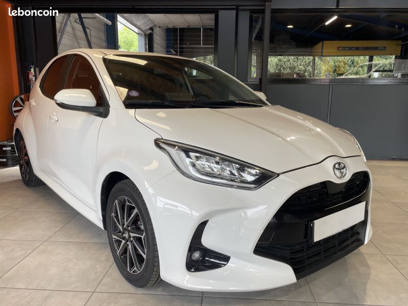 Toyota YARIS 70 VVT-I DESIGN 5P MY21 (image 3)