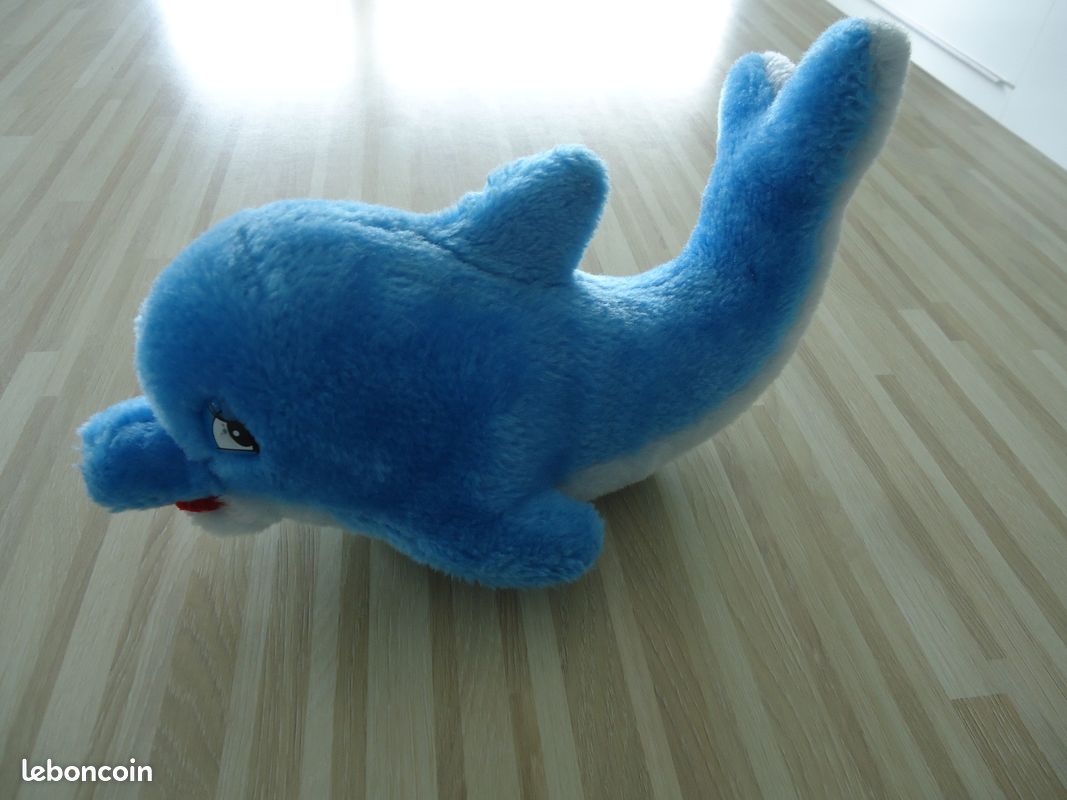 Ancienne figurine flexible Dolfi Novotel - Années 90 - Dauphin Footballeur - BE