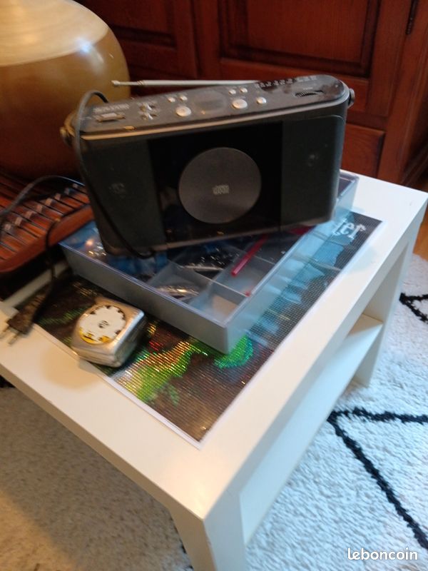 Poste de radio et CD stereo (image 2)