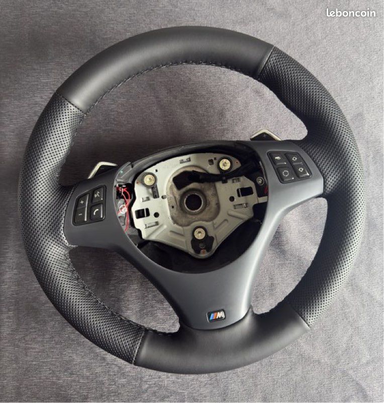 Volant BMW PACK m LCI E90 E91 E92 E93 E87 E82 (image 1)