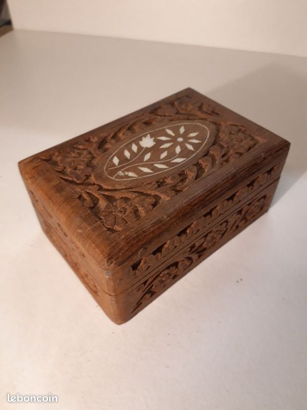 Boîte à Bijoux Ancienne En Bois Sculpté Breton - Motif Fleur Vintage