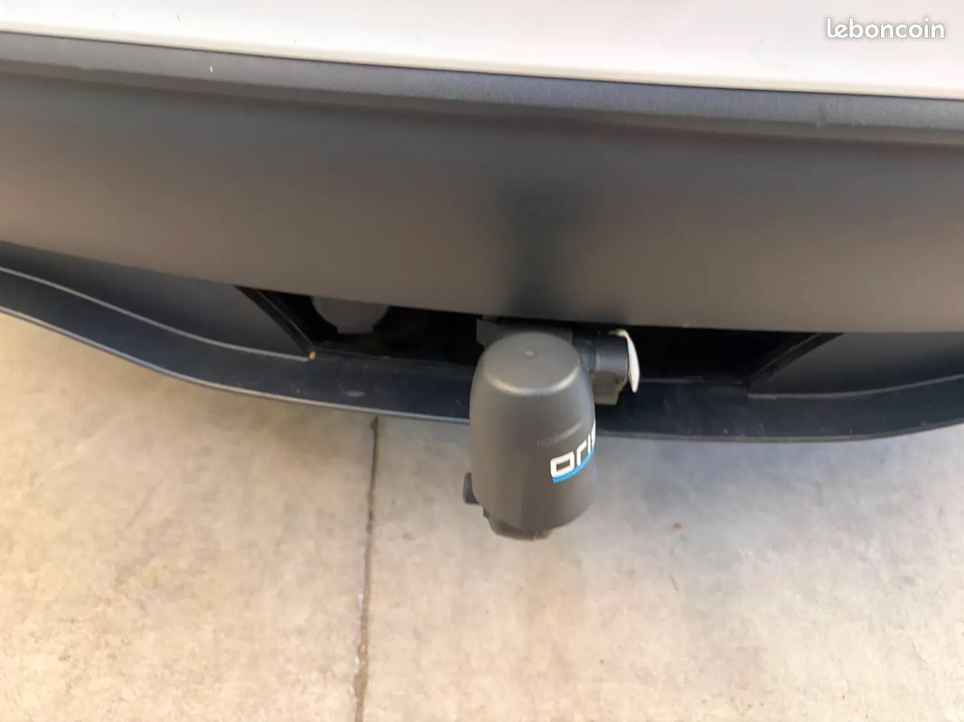 TESLA Model Y Electrique 264 ch Standard - 2022 - 58 500 km - Mode sentinelle - Attelage (image 19)