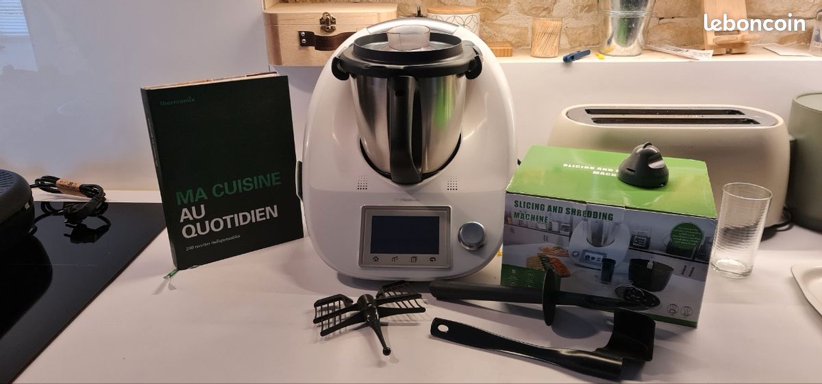 Thermomix TM5 D'occasion Blanc – Avec Ses Accessoires, Bon état
