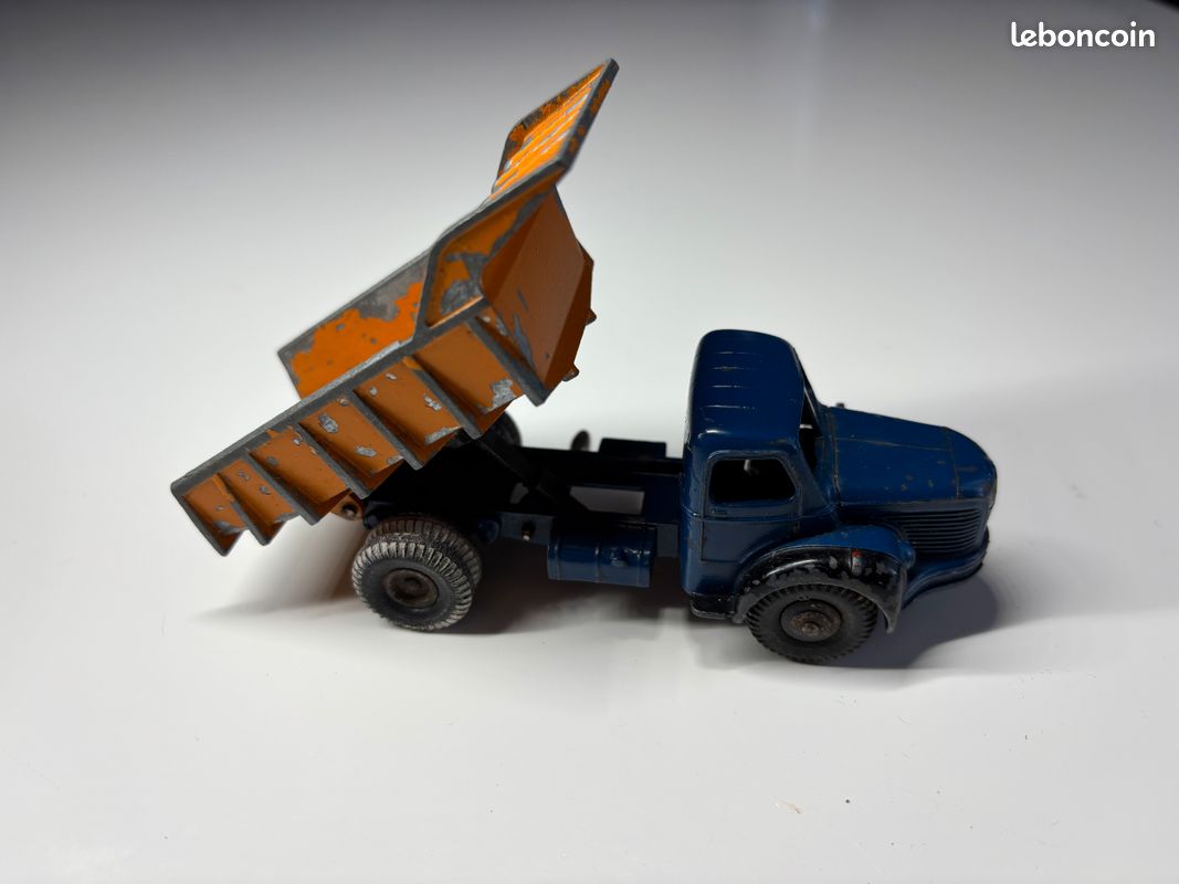ANCIEN DINKY TOYS Camion STUDEBAKER laitier NESTLE MECCANO France EUR