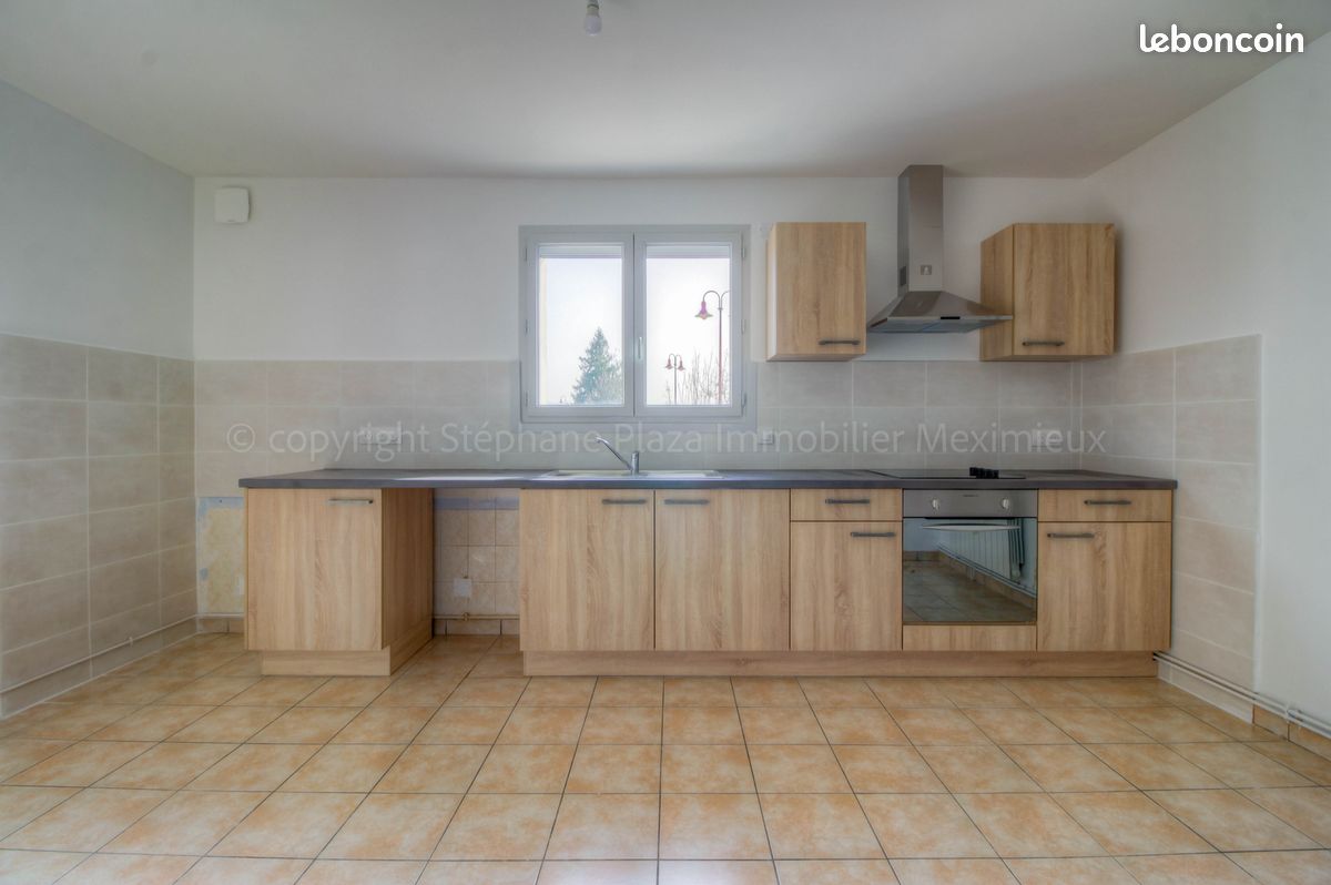 Appartement 3 pièces 82 m² · à Châtillon-la-Palud · 82 m² · 820 €/mois