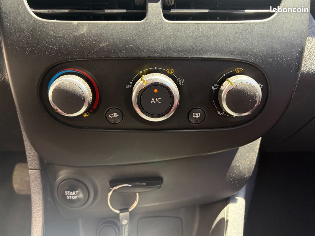 RENAULT CLIO IV SOCIETE 1.5 dCi 75 CV ENERGY + CLIMATISATION + BLUETOOTH + RÉGULATEUR ET LIMITEUR DE VITESSE (image 19)