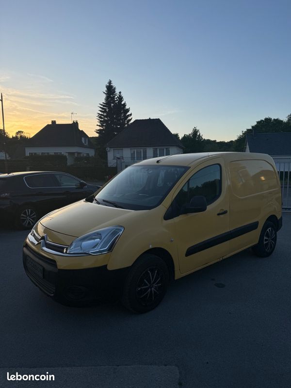 Citroën Berlingo 2 1.6hdi 75 3 places 2eme main vehicule propre (image 3)