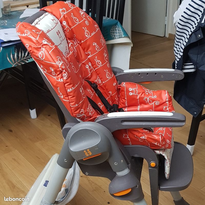Chaise haute pour bébé (image 1)