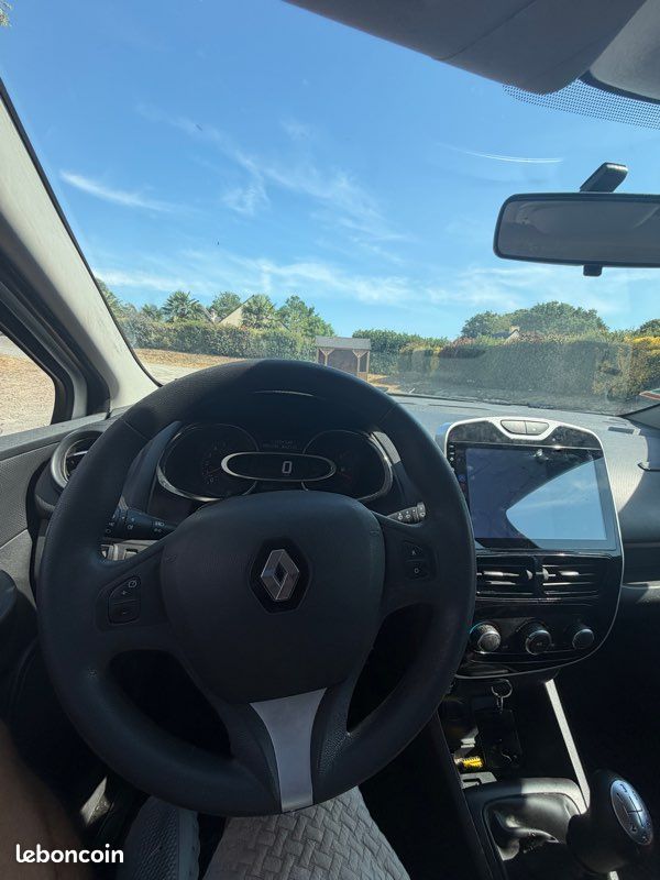 Renault Clio IV 75ch - Moteur D4F ultra-fiable - Apple CarPlay (image 4)