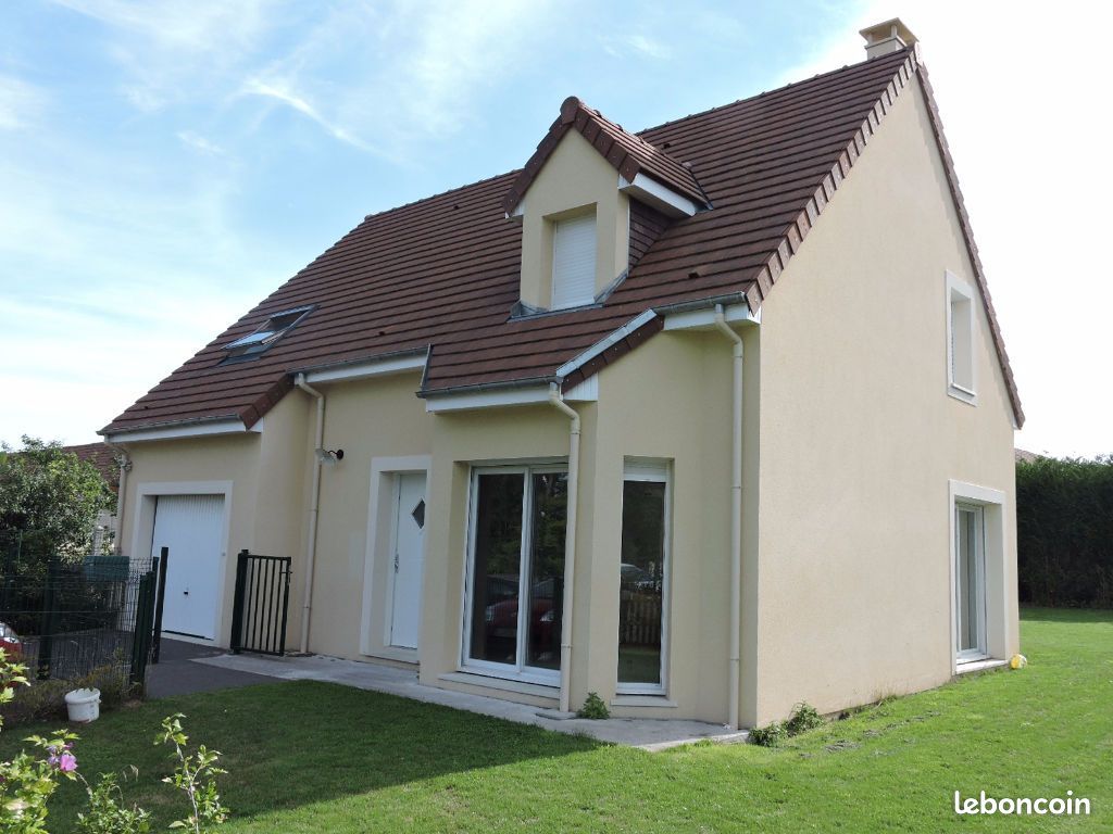 Maison 4 pièces 106 m² · à Escoville · 106 m² · 1 011 €/mois