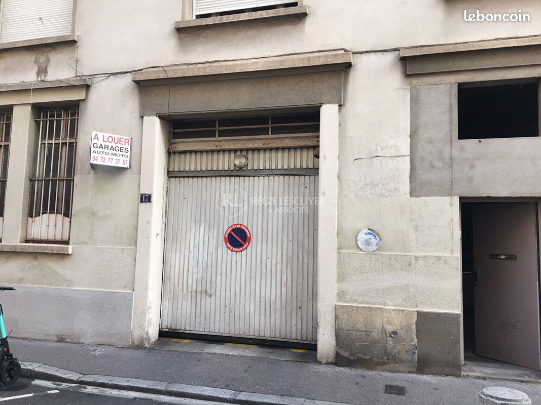 Parking/box LYON · 99 €/mois