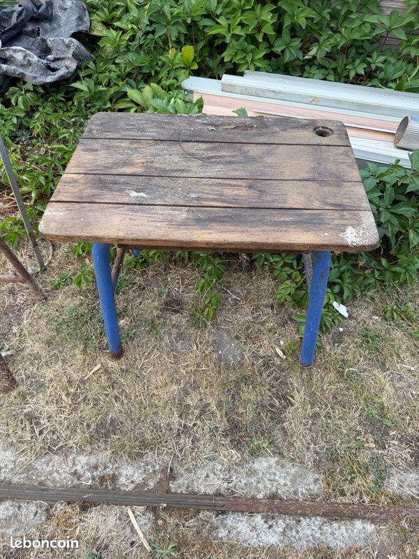 Petit bureau à restaurer (image 1)