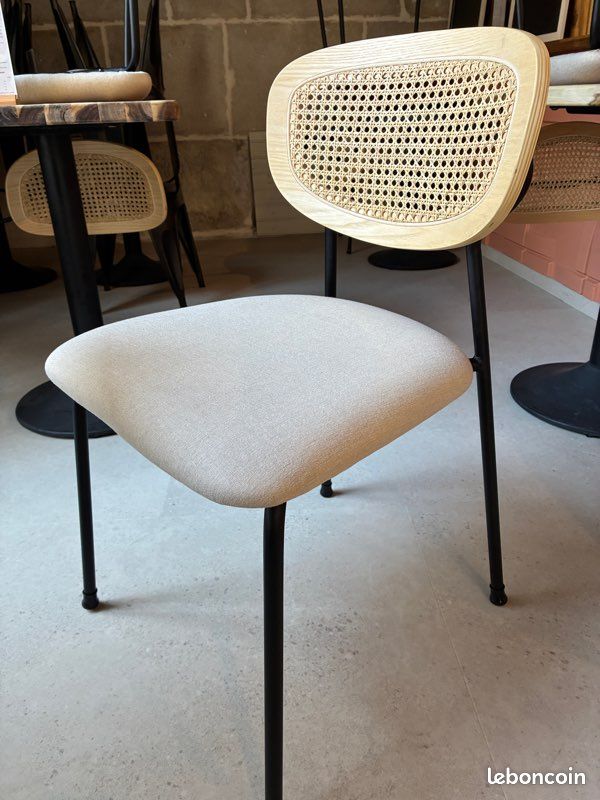 Lot de chaises neuves 250 (image 1)