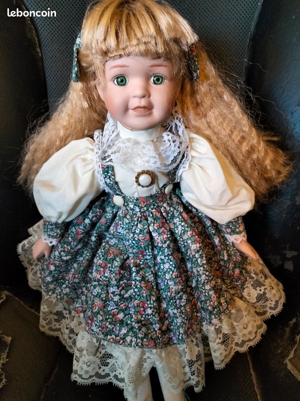 Poupée effrayante en porcelaine Runway ML Blythe Dolls 30 mm Glowing