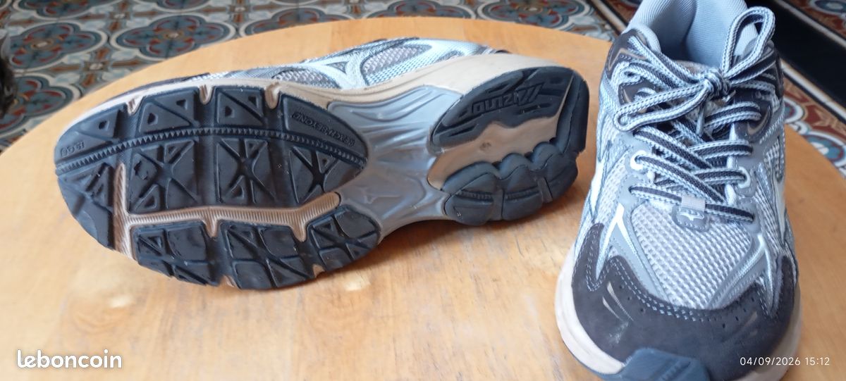 Bascket mizuno taille 43 (image 3)