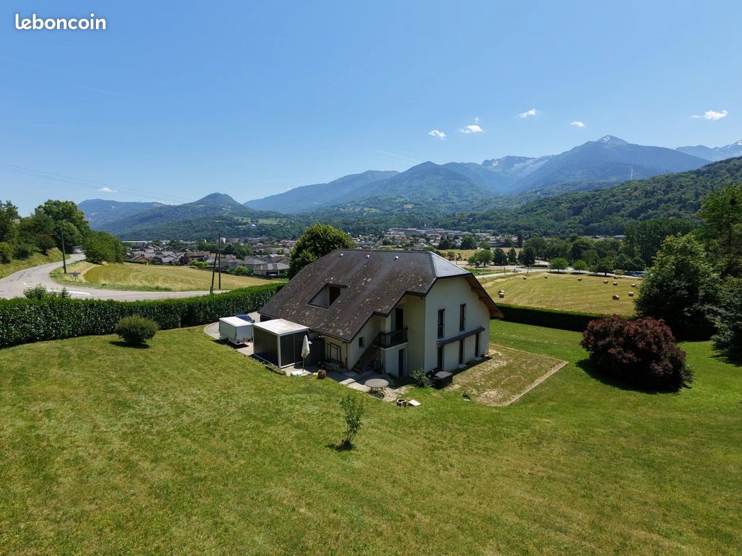 Maison 8 pièces 167 m² · à Valgelon-la Rochette · 167 m² · 428 000 €
