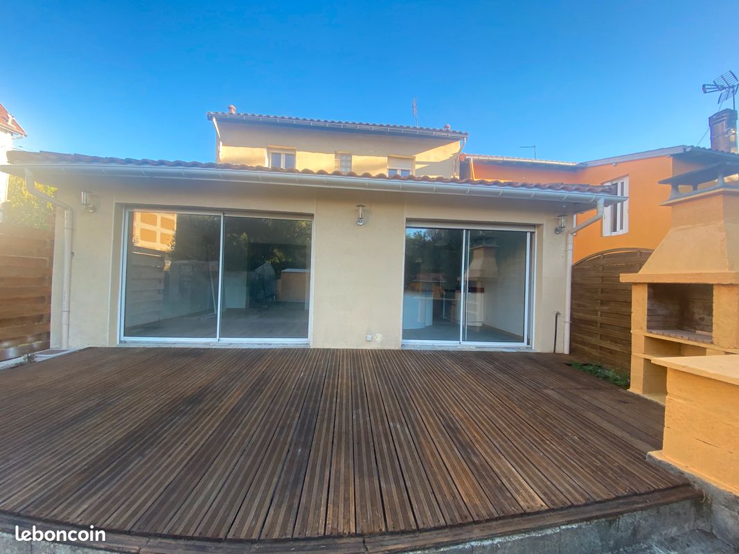 Maison 8 pièces 150 m² · à Talence · 150 m² · 2 400 €/mois