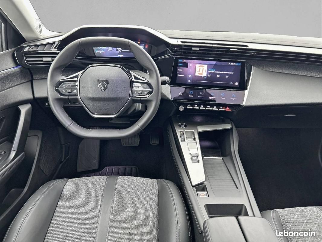 Peugeot 408 PHEV 225 e-EAT8 - Allure Pack (image 8)