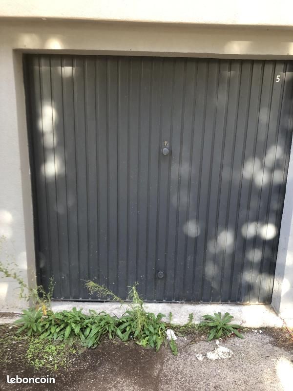 Parking 13 m² · à Lodève · 13 m² · 88 €/mois