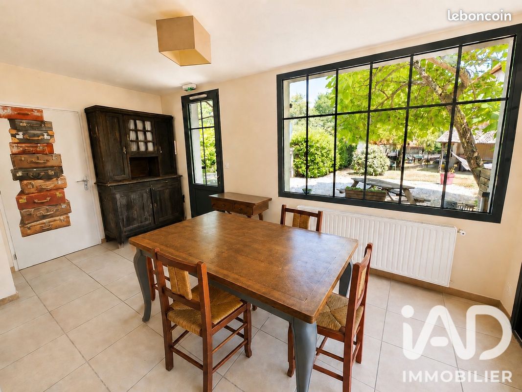 Maison 8 pièces 218 m² · à Sabres · 218 m² · 320 000 €
