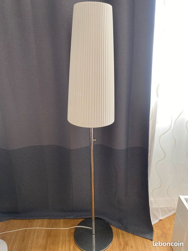 Lampe de pied (image 1)