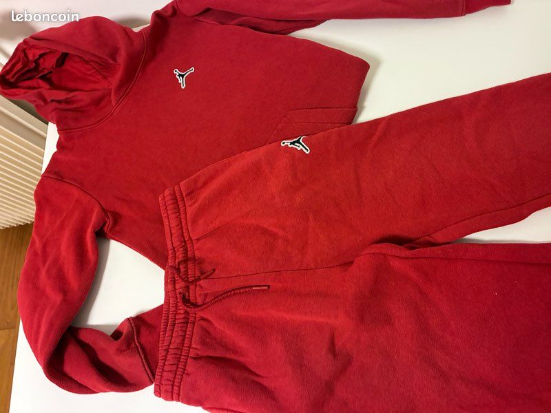 Ensemble jogging Jordan rouge (image 1)