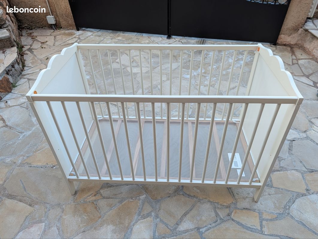 Lit bébé bois (image 1)