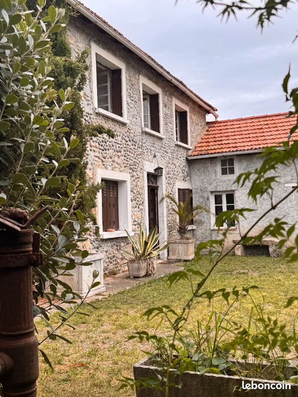 Maison 6 pièces 121 m² · à Labatut · 121 m² · 230 000 €