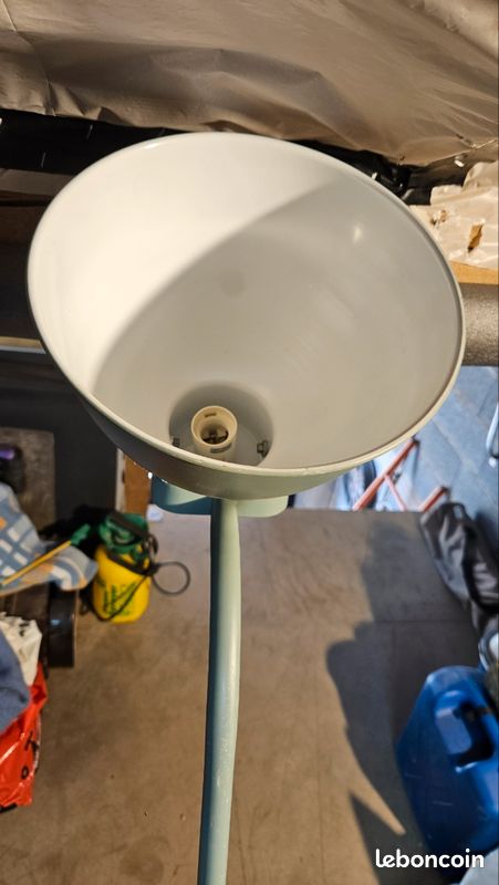Lampe type industriel (image 2)
