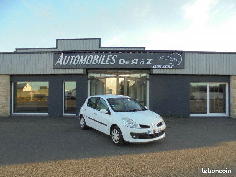 Renault CLIO III 1.5 DCI 85CH EXPRESSION 5P (image 1)