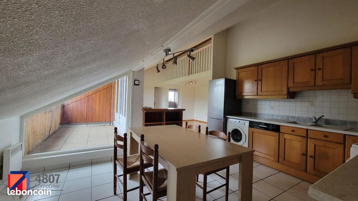 Appartement 2 pièces 57 m² · à La Roche-sur-Foron · 57 m² · 894 €/mois