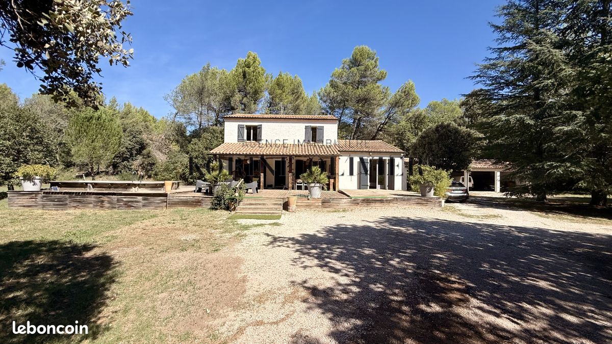 Maison 7 pièces 162 m² · à Peyrolles-en-Provence · 162 m² · 790 000 €