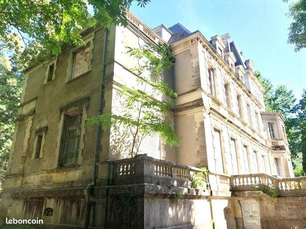 Château 23 pièces 678 m²