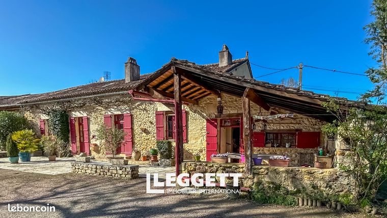 Maison 7 pièces 236 m²