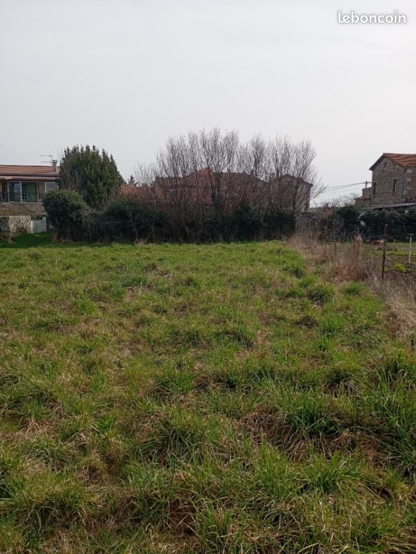 Terrain 884 m² Eclassan · 60 000 €
