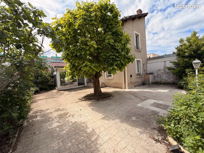 Maison 5 pièces 111 m² · à Villeurbanne · 111 m² · 398 000 €