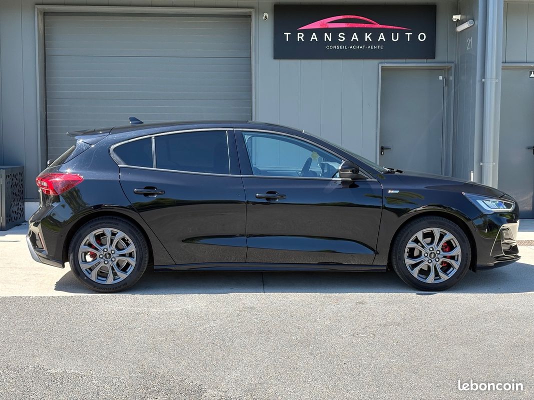 FORD FOCUS 1.0 Flexifuel 125 SS mHEV ST-Line Design / Park Assist / Caméras de recul / Sièges Chauffant / App (image 6)