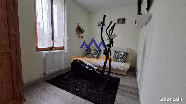 https://img.leboncoin.fr/api/v1/lbcpb1/images/56/96/83/569683b6a451135b543902fe409ba493706df53d.jpg?rule=ad-image