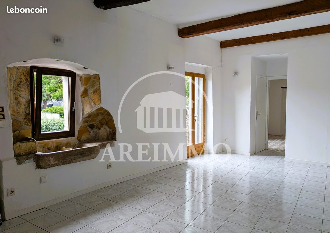Maison 5 pièces 92 m² · à Saint-Martin-de-Londres · 92 m² · 850 €/mois