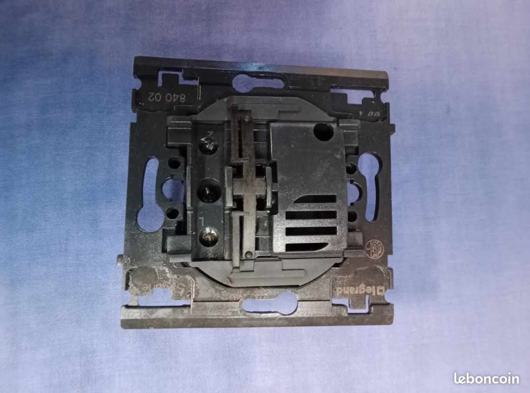 Interrupteur Double Legrand Sagane - Simple Allumage, Modèle 84018 Ou 840 18 - Neuf Sans Emballage