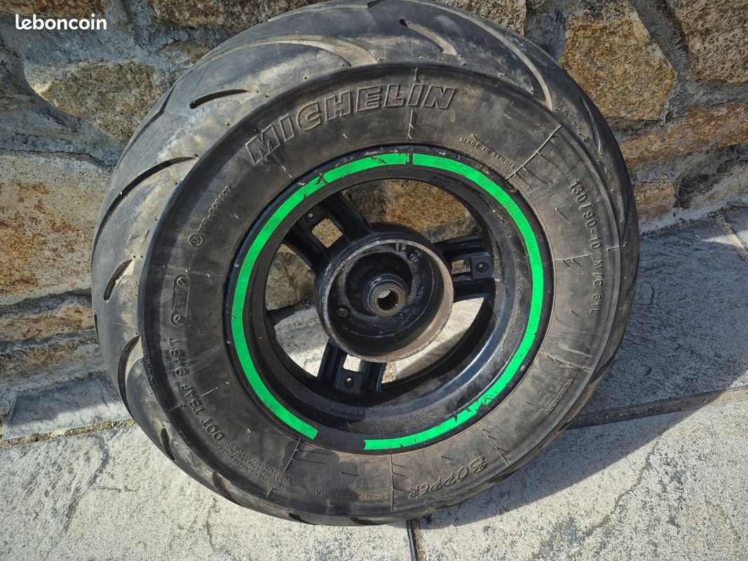 Roue arrière 10 pouce Peugeot ludix (image 2)