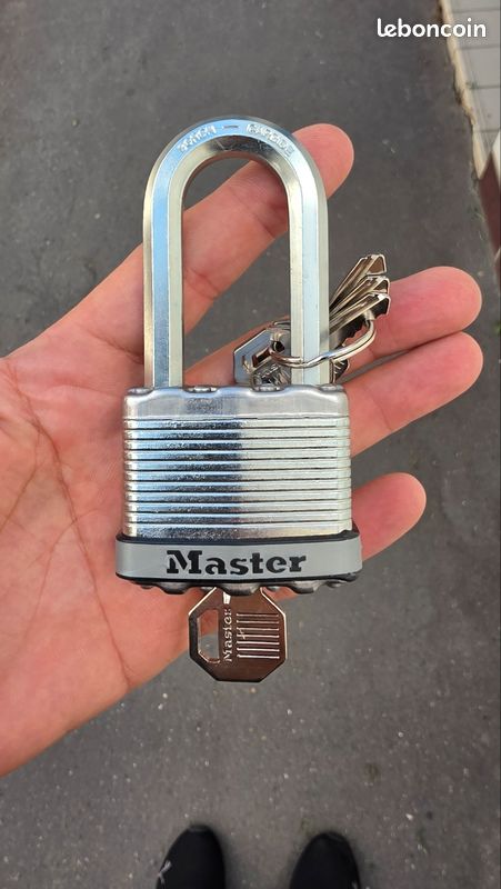 Cadenas Acier haute sécurité 45mm MasterLock
Voir les détails du produit (image 1)