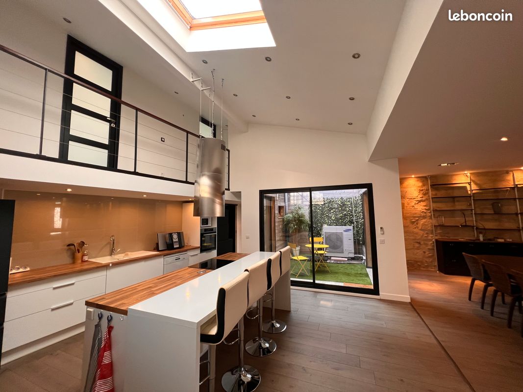Loft 160 m2 - 3 chambres, 1 patio, 2 salle de bain - au coeur du vieux Lormont - Famille ou colocation - Lormont 33310 (image principale 3)