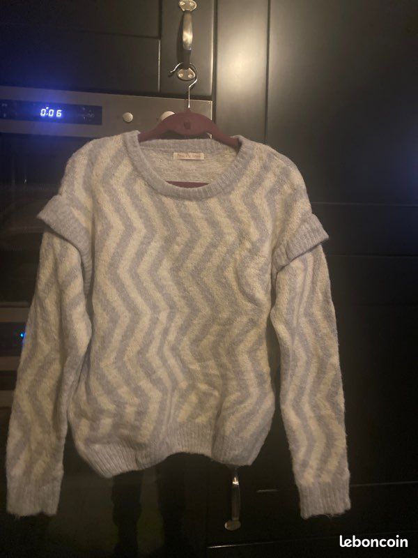 Petit pull tendance Peace n' Love (image 1)