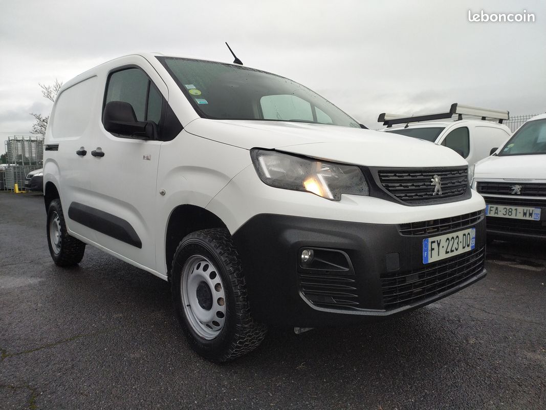 16650 HT - PEUGEOT Partner Dangel Blue HDI 100 Trek Motricité Renforcée 1,5 L - 03/2021 - 25613 kms (image 2)