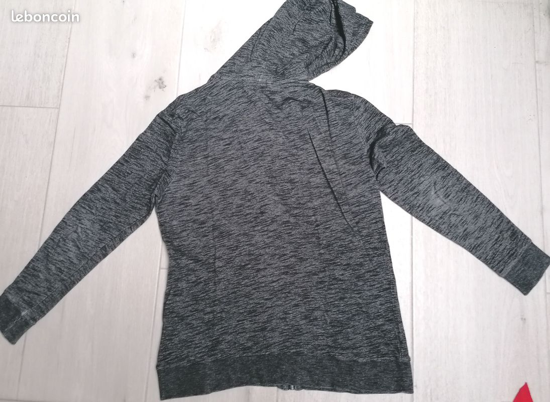 Gilet zippé à capuche 12-14 ans H&M gris foncé Vêtements